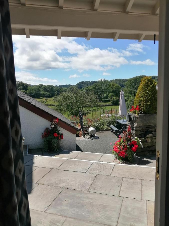 The Brown Horse Inn Winster  Exterior foto